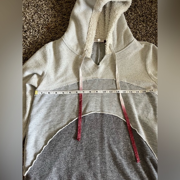 Women’s oversized gray and white hoodie - Picture 4 of 9